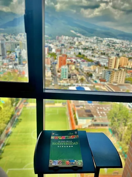 Departamento Con Una Vista Espectacular Parque La Carolina Quito 0*,  Ekvádor